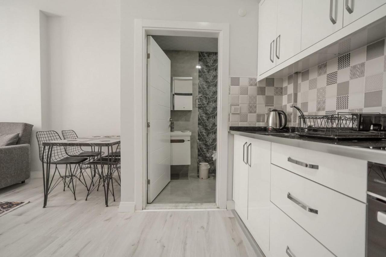 شقة Charming And Central Flat Near Beach In Muratpasa أنطاليا المظهر الخارجي الصورة