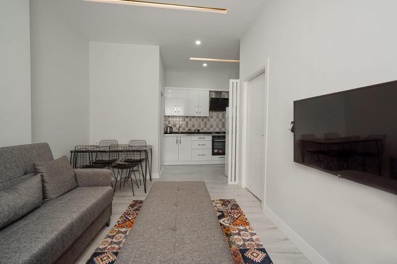 شقة Charming And Central Flat Near Beach In Muratpasa أنطاليا المظهر الخارجي الصورة